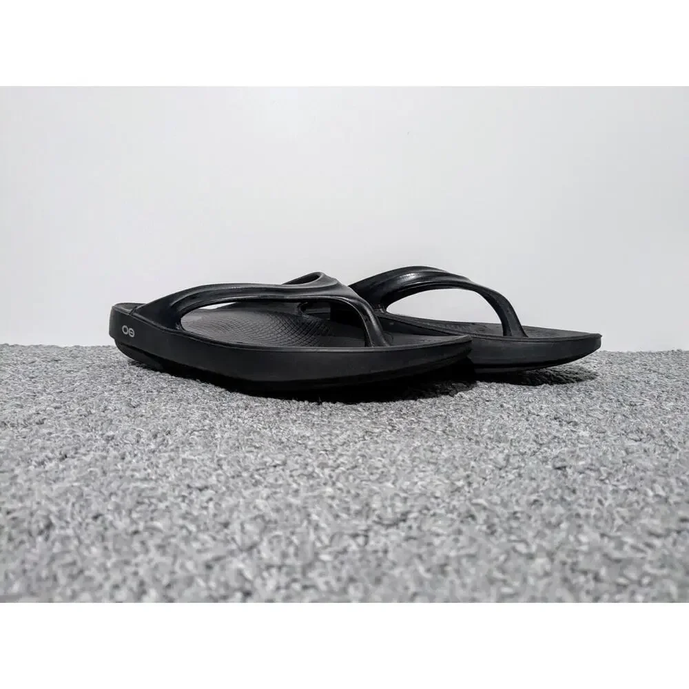 OOFOS Black Women's Recovery Flip Sandals